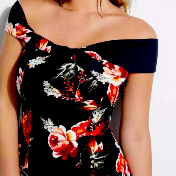 The perfect little black dress with a pop of color NWOT - Picture 3 of 6